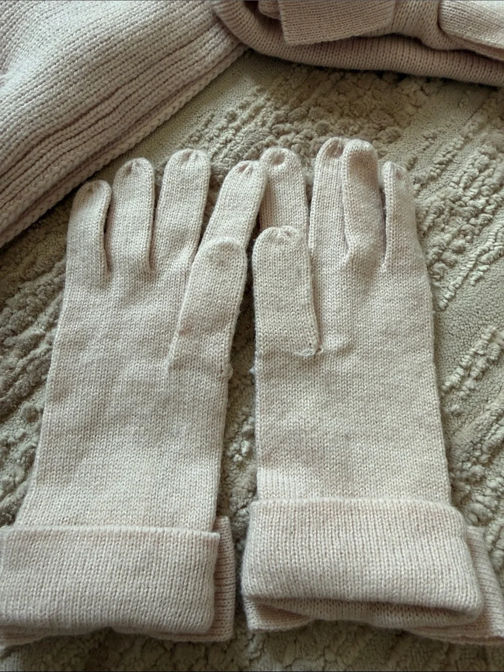 Kate Spade Set of 3: Scarf, Beanie & Gloves Light Pink